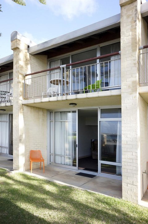 Oceanside 8 - Accommodation Burleigh 16