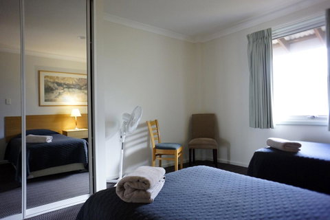 Oceanside 8 - Accommodation Burleigh 9
