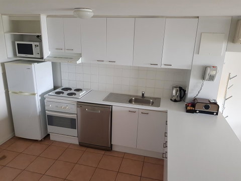 Oceanside 8 - Accommodation Burleigh 5