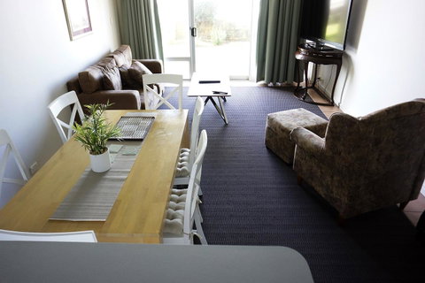 Oceanside 8 - Accommodation Burleigh 2