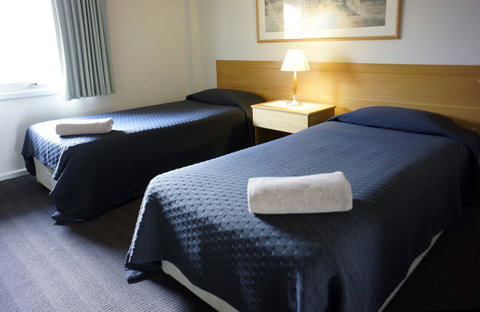 Oceanside 8 - Accommodation Burleigh 10