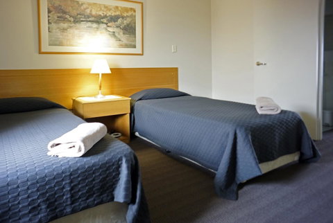 Oceanside 8 - Accommodation Burleigh 11
