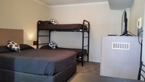 Mandurah Foreshore Motel - Accommodation Burleigh 1