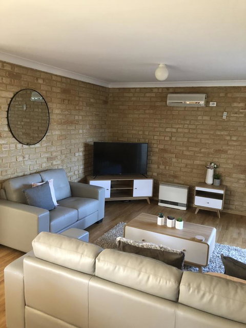 Dampier House Mullaloo-Perth - Accommodation Burleigh 2