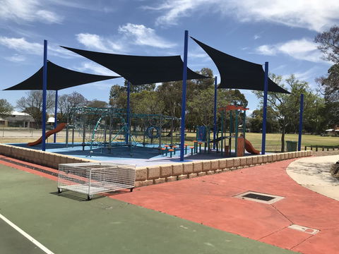 Gerring Court With Free 1 Car Bay Parking - Accommodation Burleigh 21