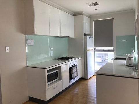 Gerring Court With Free 1 Car Bay Parking - Accommodation Burleigh 8