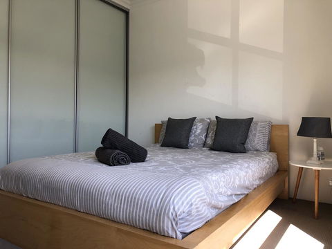 Gerring Court With Free 1 Car Bay Parking - Accommodation Burleigh 2