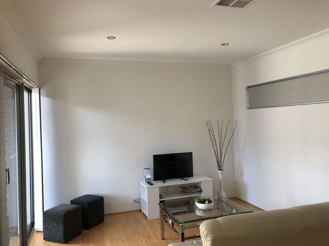 Gerring Court With Free 1 Car Bay Parking - Accommodation Burleigh 13
