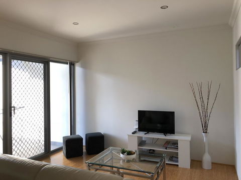 Gerring Court With Free 1 Car Bay Parking - Accommodation Burleigh 12