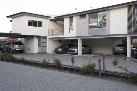 Gerring Court With Free 1 Car Bay Parking - Accommodation Burleigh 17