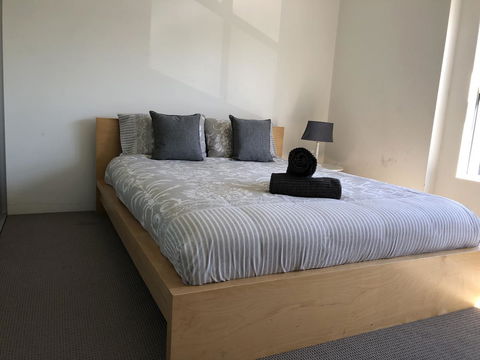Gerring Court With Free 1 Car Bay Parking - Accommodation Burleigh 1