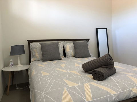 Gerring Court With Free 1 Car Bay Parking - Accommodation Burleigh 5