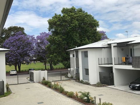 Gerring Court With Free 1 Car Bay Parking - Accommodation Burleigh 19