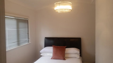 Leisurely Manor - Spacious Three Bedroom Home In Fremantle - Accommodation Burleigh 7