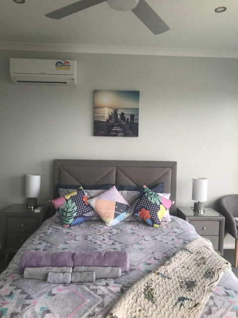 Beach House At SeaScapes.. - Accommodation Burleigh 7