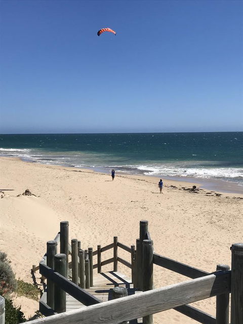 Beach House At SeaScapes.. - Accommodation Burleigh 28