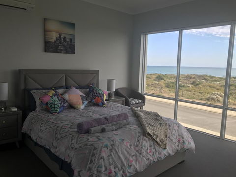 Beach House At SeaScapes.. - Accommodation Burleigh 6