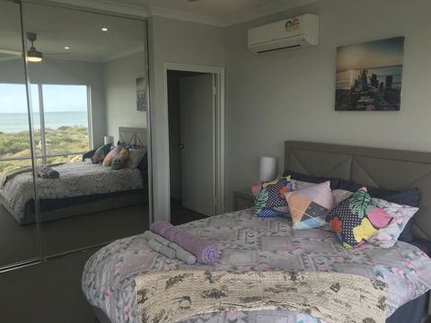 Beach House At SeaScapes.. - Accommodation Burleigh 8