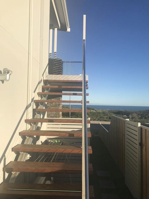 Beach House At SeaScapes.. - Accommodation Burleigh 25