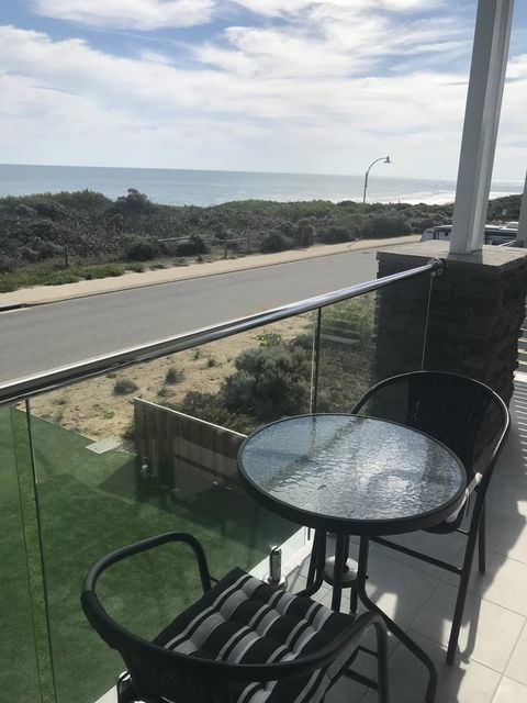 Beach House At SeaScapes.. - Accommodation Burleigh 14