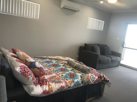 Beach House At SeaScapes.. - Accommodation Burleigh 10