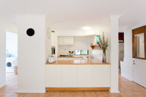 Monument Hill Townhouse - Fremantle - Accommodation Burleigh 19