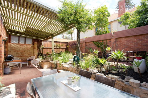 Monument Hill Townhouse - Fremantle - Accommodation Burleigh 22