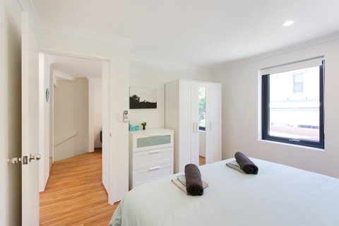 Monument Hill Townhouse - Fremantle - Accommodation Burleigh 8