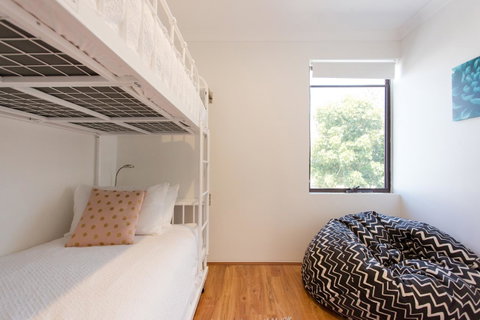 Monument Hill Townhouse - Fremantle - Accommodation Burleigh 12