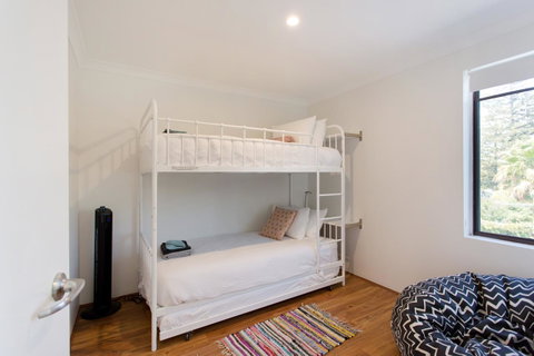 Monument Hill Townhouse - Fremantle - Accommodation Burleigh 11