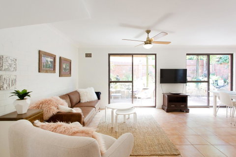 Monument Hill Townhouse - Fremantle - Accommodation Burleigh 14