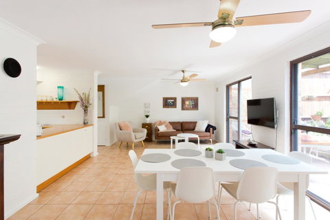 Monument Hill Townhouse - Fremantle - Accommodation Burleigh 15