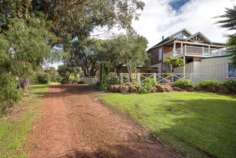 Surfside Ocean Beach Denmark Holiday Accommodation - Accommodation Burleigh 24