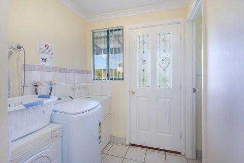 Surfside Ocean Beach Denmark Holiday Accommodation - Accommodation Burleigh 25
