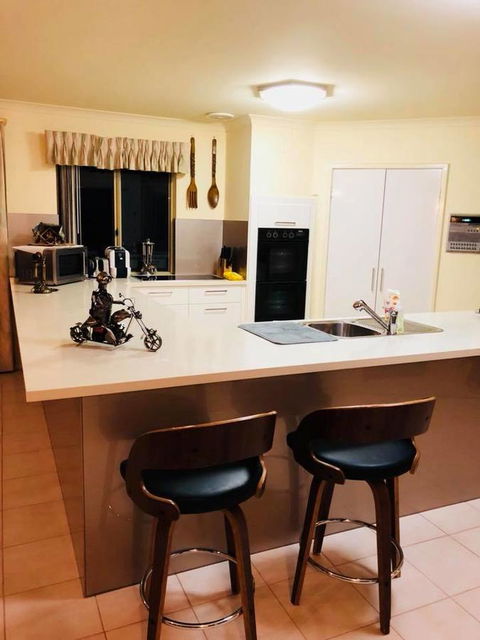 LA ANCHOR ON THE CANALS (MANDURAH) - Accommodation Burleigh 6