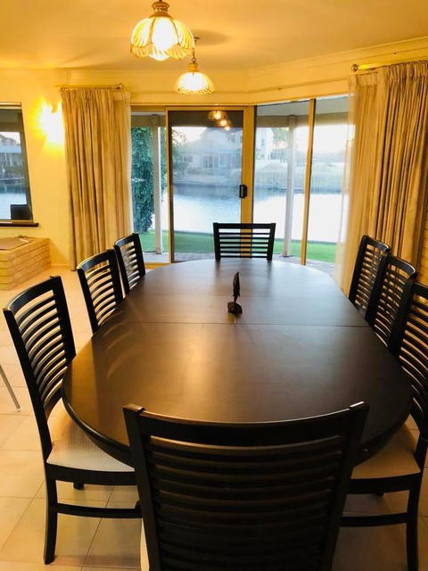 LA ANCHOR ON THE CANALS (MANDURAH) - Accommodation Burleigh 8