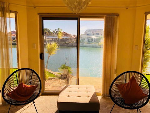 LA ANCHOR ON THE CANALS (MANDURAH) - Accommodation Burleigh 3