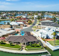 LA ANCHOR ON THE CANALS MANDURAH - Accommodation Burleigh