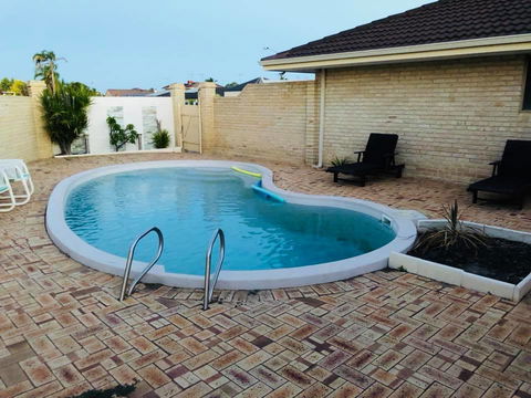 LA ANCHOR ON THE CANALS (MANDURAH) - Accommodation Burleigh 11
