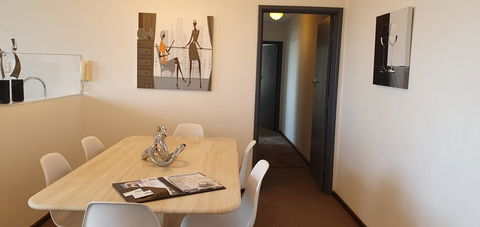 Lawley Luxury Views - Perth City, Swan River - Accommodation Burleigh 14
