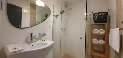 Lawley Luxury Views - Perth City, Swan River - Accommodation Burleigh 23