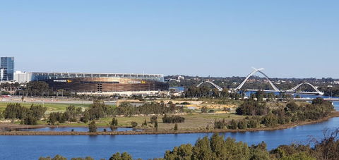 Lawley Luxury Views - Perth City, Swan River - Accommodation Burleigh 35