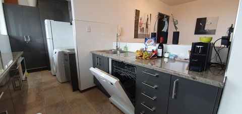 Lawley Luxury Views - Perth City, Swan River - Accommodation Burleigh 16