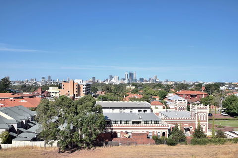 Lawley Luxury Views - Perth City, Swan River - Accommodation Burleigh 31