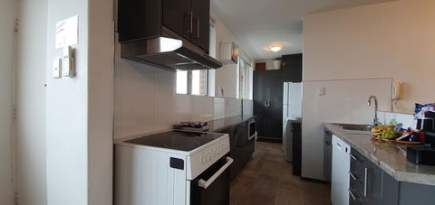 Lawley Luxury Views - Perth City, Swan River - Accommodation Burleigh 17
