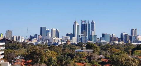 Lawley Luxury Views - Perth City, Swan River - Accommodation Burleigh 0