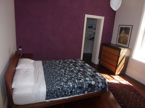 The Russell House - Accommodation Burleigh 8
