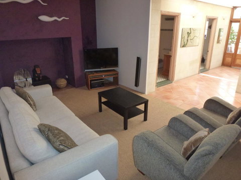 The Russell House - Accommodation Burleigh 6