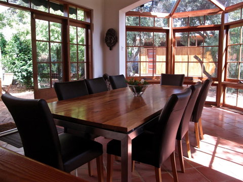 The Russell House - Accommodation Burleigh 0