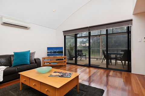 Sunset On Fearn - Accommodation Burleigh 3